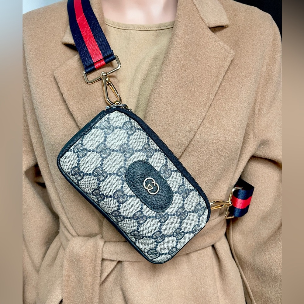 Authentic Gucci vintage GG canvas mini pouch 089.904.0214 (D7033)